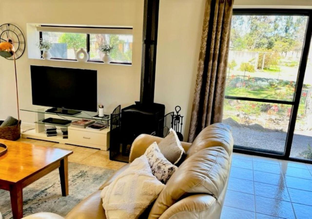 Granite Gardens Cottages & Lake Retreat สแตนธอร์ป ภายนอก รูปภาพ