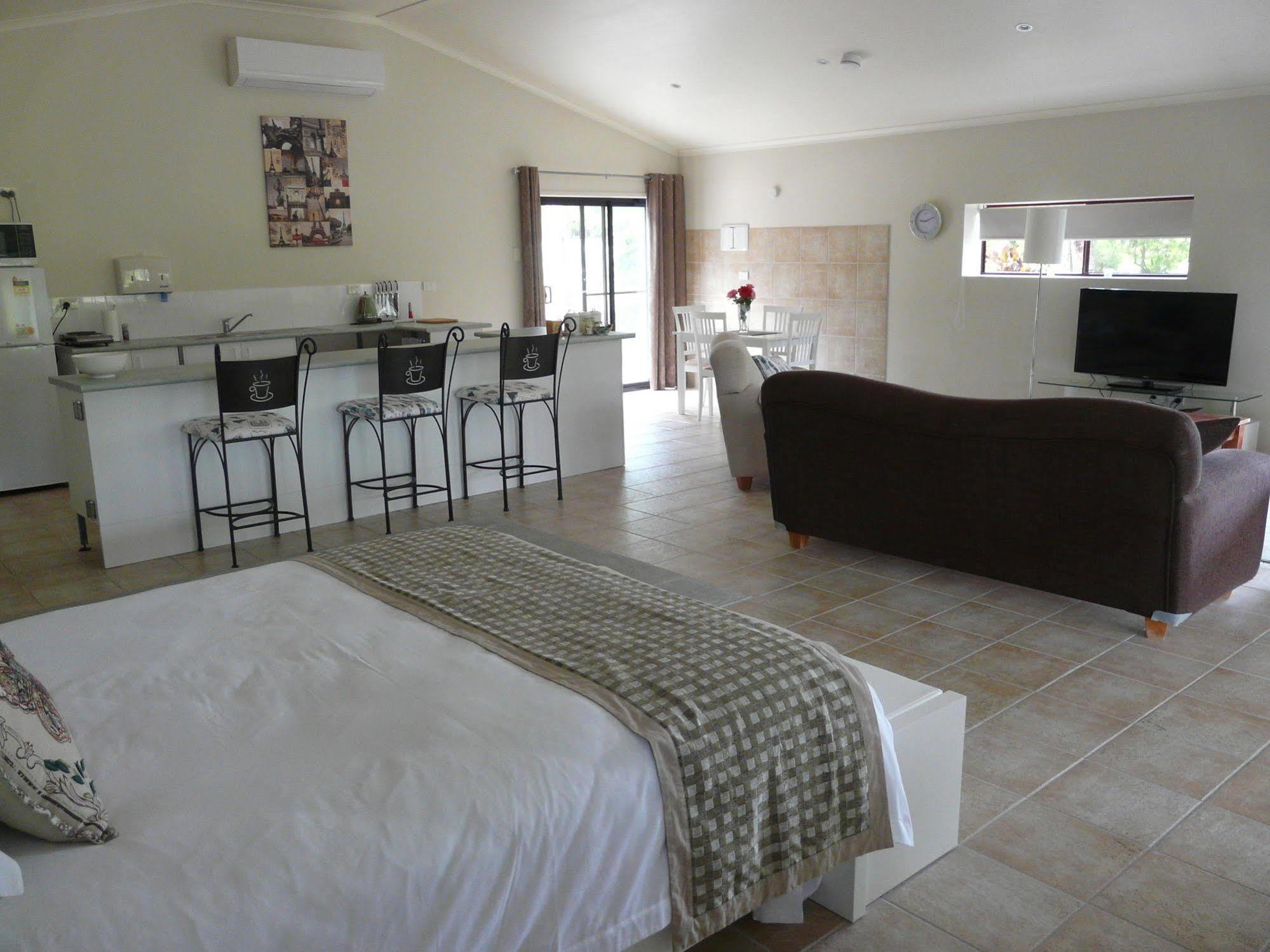 Granite Gardens Cottages & Lake Retreat สแตนธอร์ป ภายนอก รูปภาพ