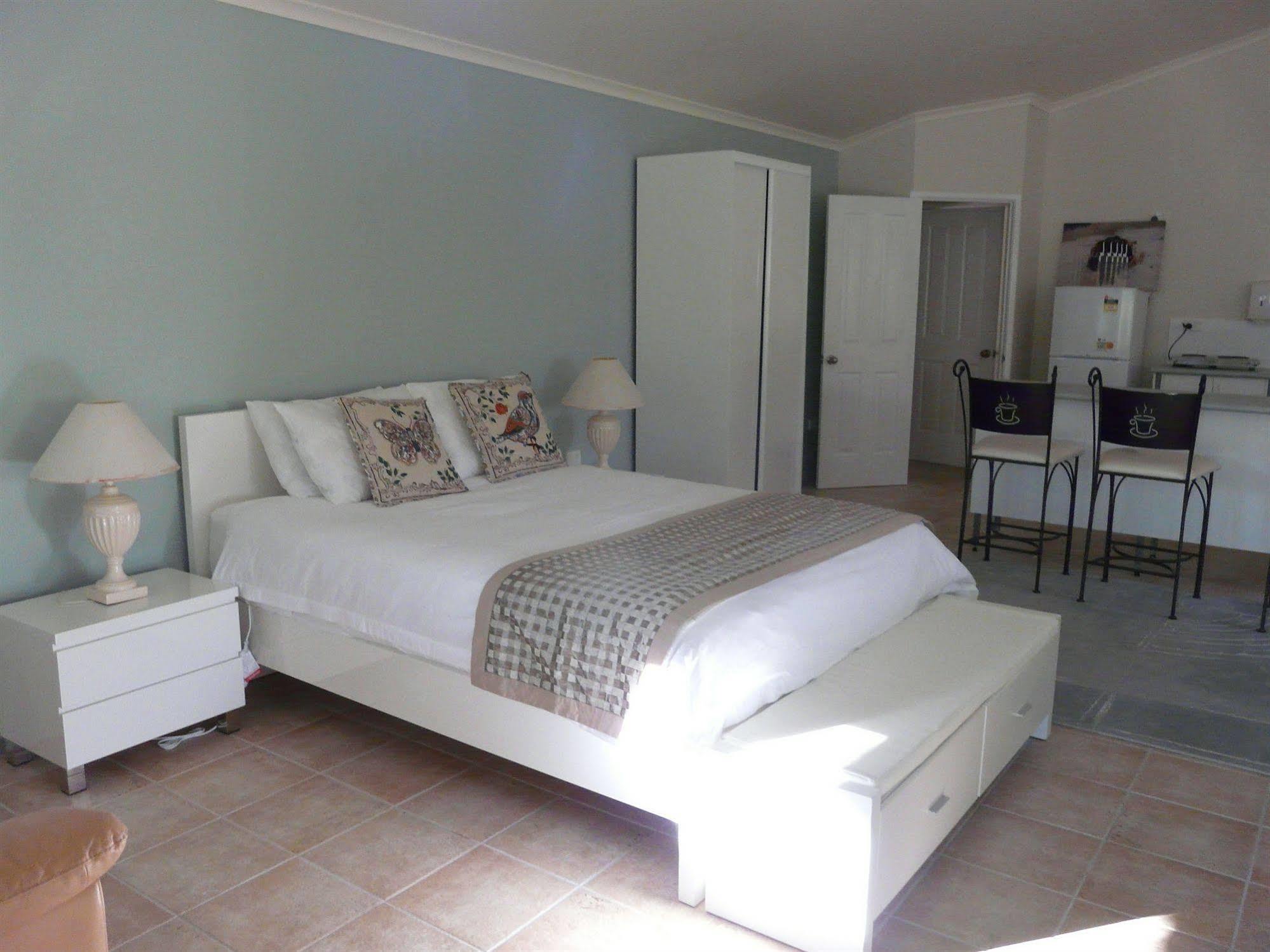 Granite Gardens Cottages & Lake Retreat สแตนธอร์ป ภายนอก รูปภาพ