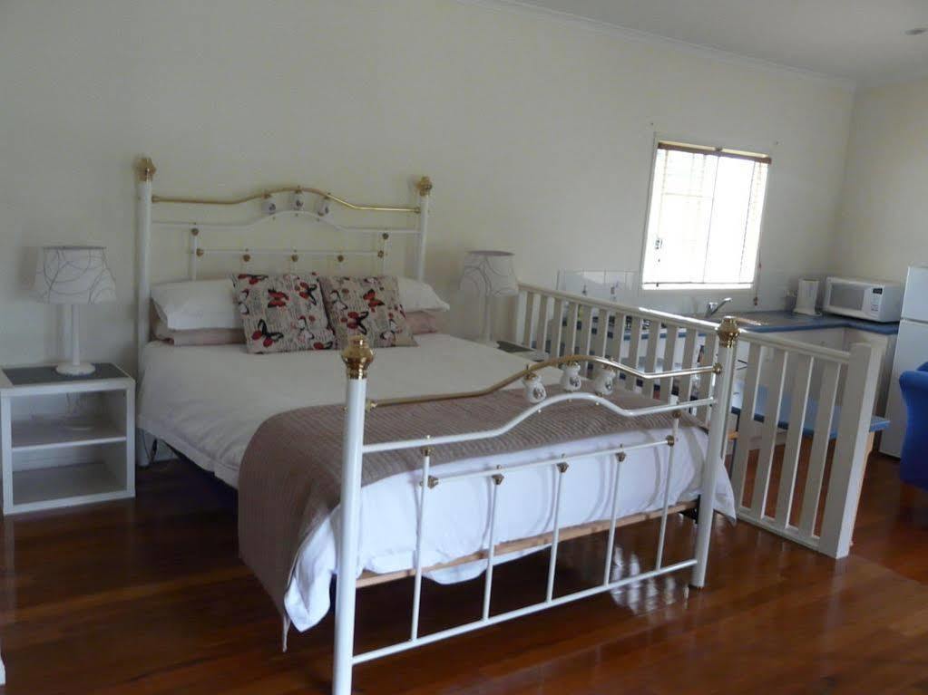 Granite Gardens Cottages & Lake Retreat สแตนธอร์ป ภายนอก รูปภาพ